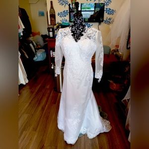 Wedding Dress with Detachable Train